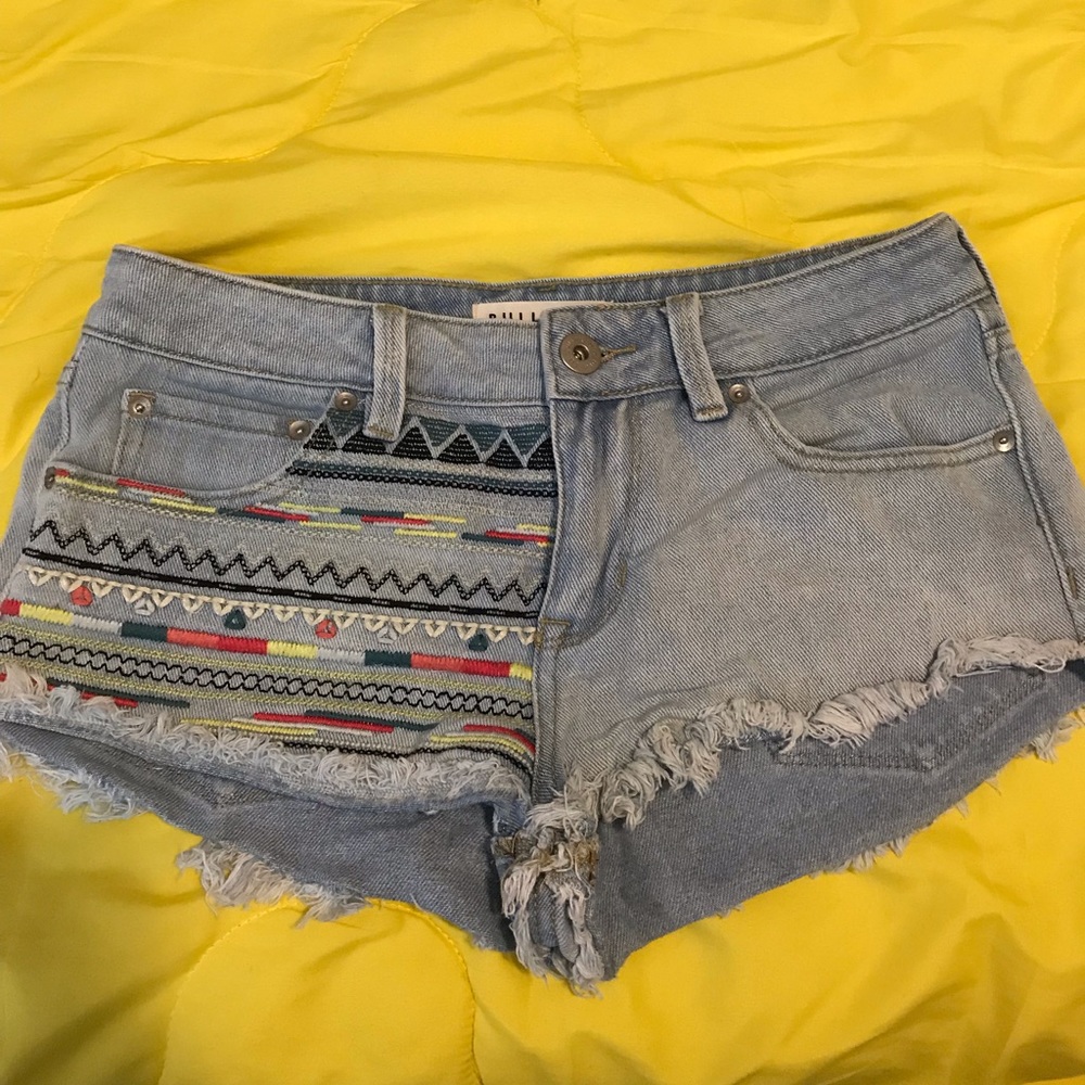 Low rise denim shorts with pattern